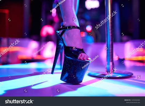 Striptiz Prostitutka Yengema