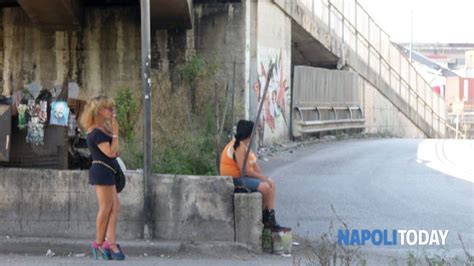 Find a prostitute Macerata Campania